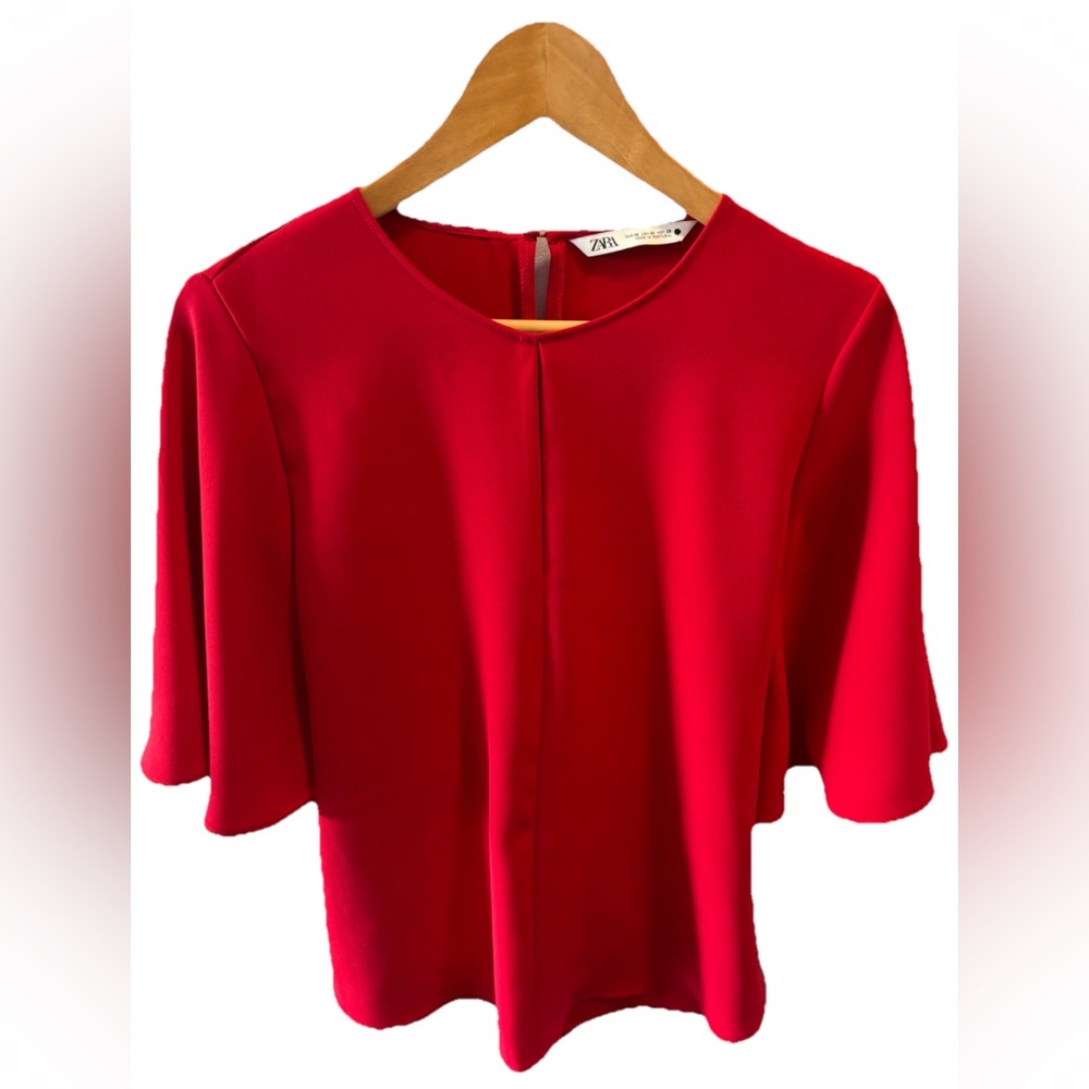 ZARA Flutter 3/4 Sleeve Red Tie Back Front Slit Keyhole Neck Blouse M Round Neck